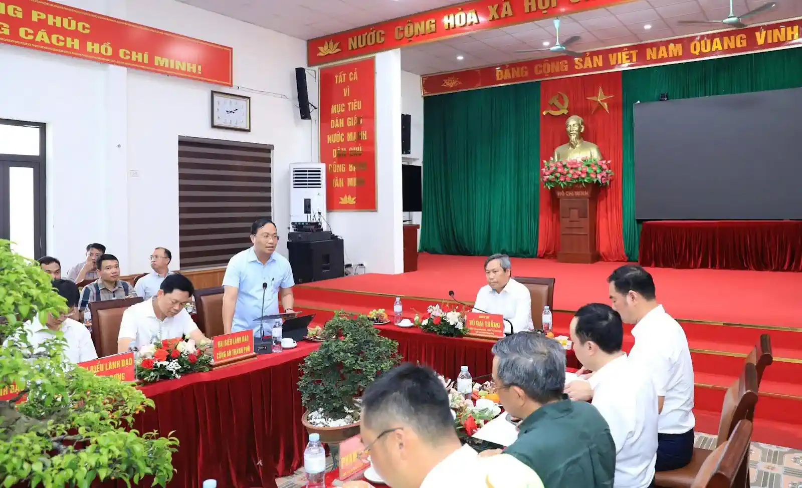 Hà Nội làm việc về tiến độ Khu đô thị thể thao Olympic với nhà đầu tư và địa phương